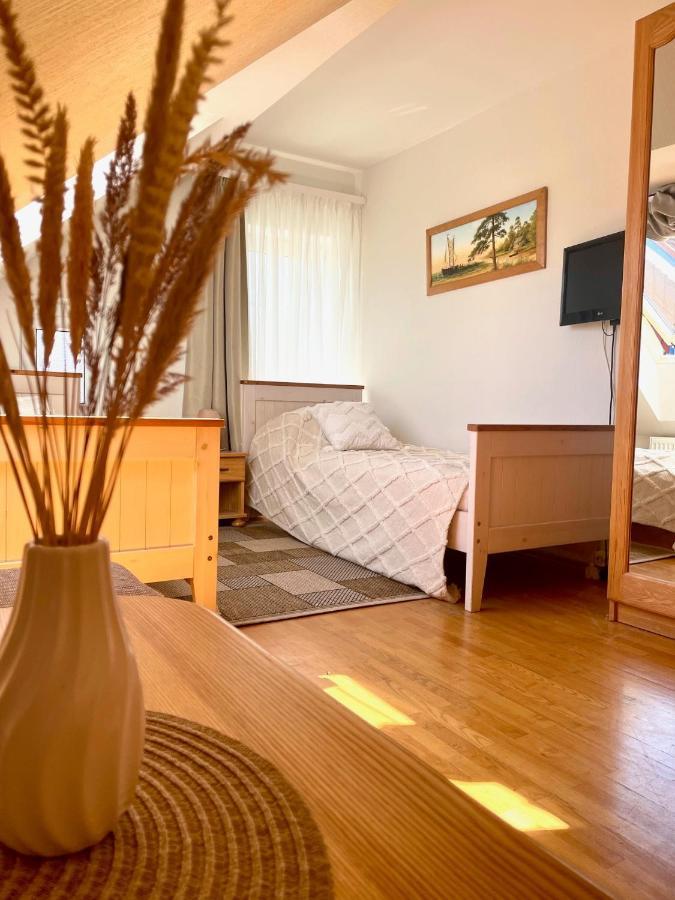 Old House Nida Hotel Екстериор снимка