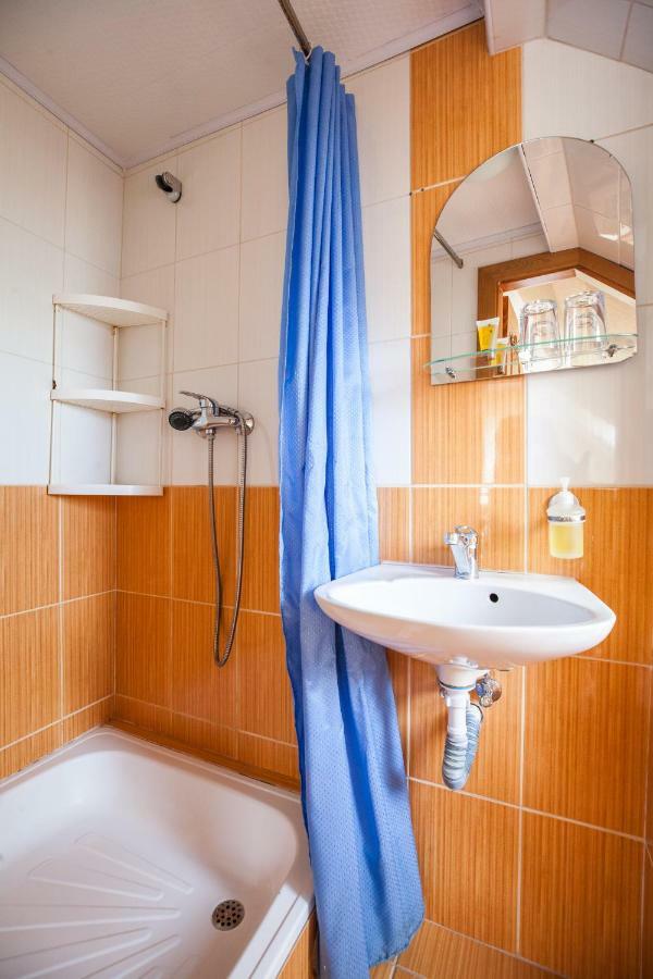 Old House Nida Hotel Екстериор снимка